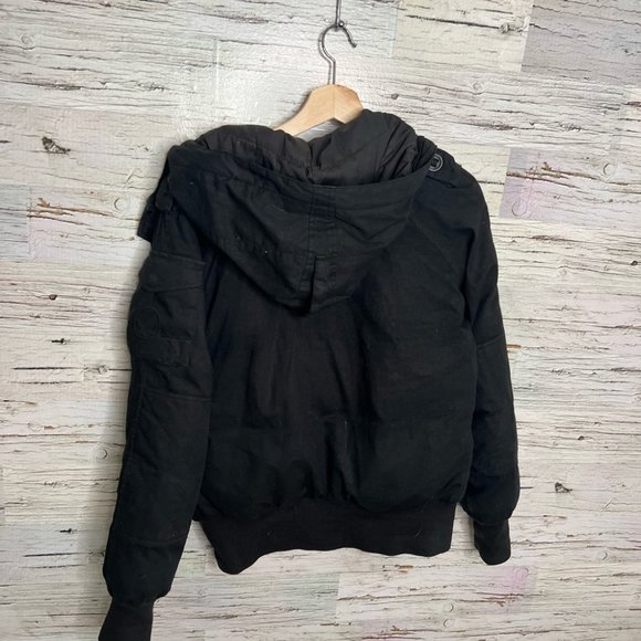 Aritzia community puffer black jacket size medium - Picture 9 of 13